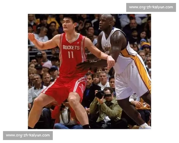 奥尼尔罕见显娇小！五人合影中竟有中国巨人姚明