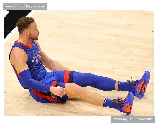 布莱斯臂展实测 2 米 08!父子对比照引热议:视觉错觉还是数据真相? 布莱斯臂展实测 2 米 08!父子对比照引热议:视觉错觉还是数据真相?