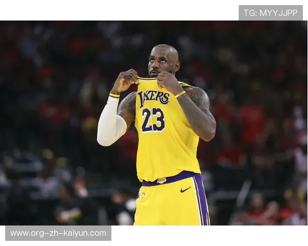 NBA季后赛单场得分纪录保持者是谁？